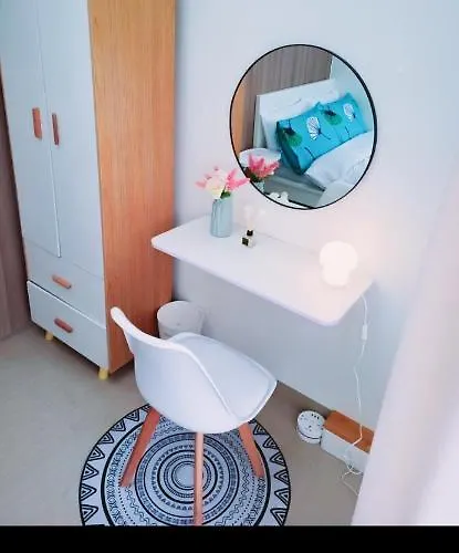 Shore 2 Residences 1br Deluxe In Moa Complex *